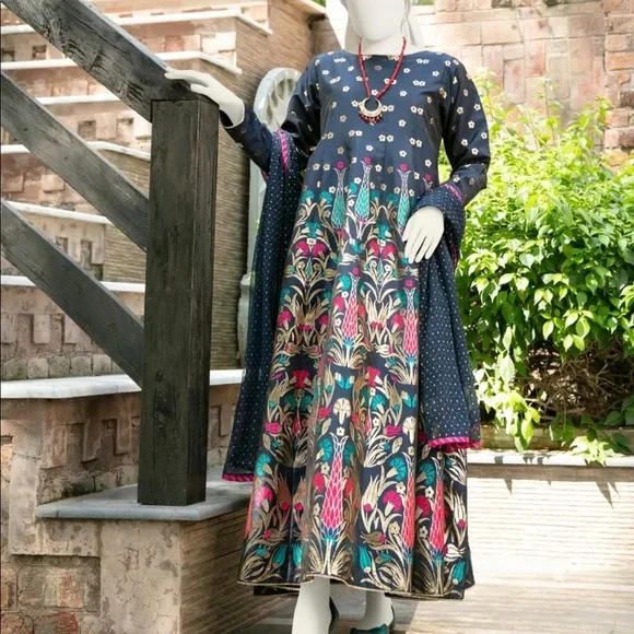 green emerald velvet dress J. JUNAID JAMSHED PAKISTANI KAMEEZ SALWAR main image 1